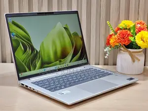 HP Laptop 8GB AMD Ryzen SSD 512GB
