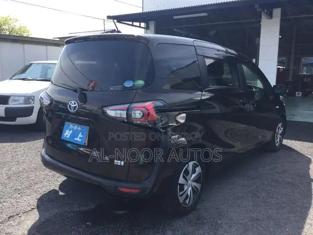 Toyota Sienta 2021 Pearl