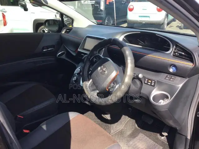 Toyota Sienta 2021 Pearl