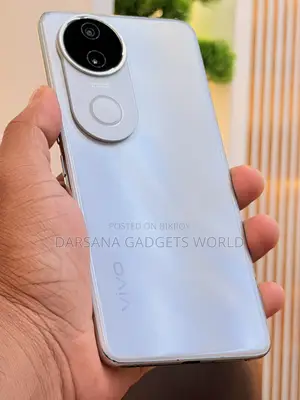 Vivo V50e 128 GB Silver