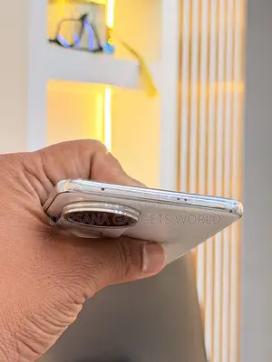 Vivo V50e 128 GB Silver