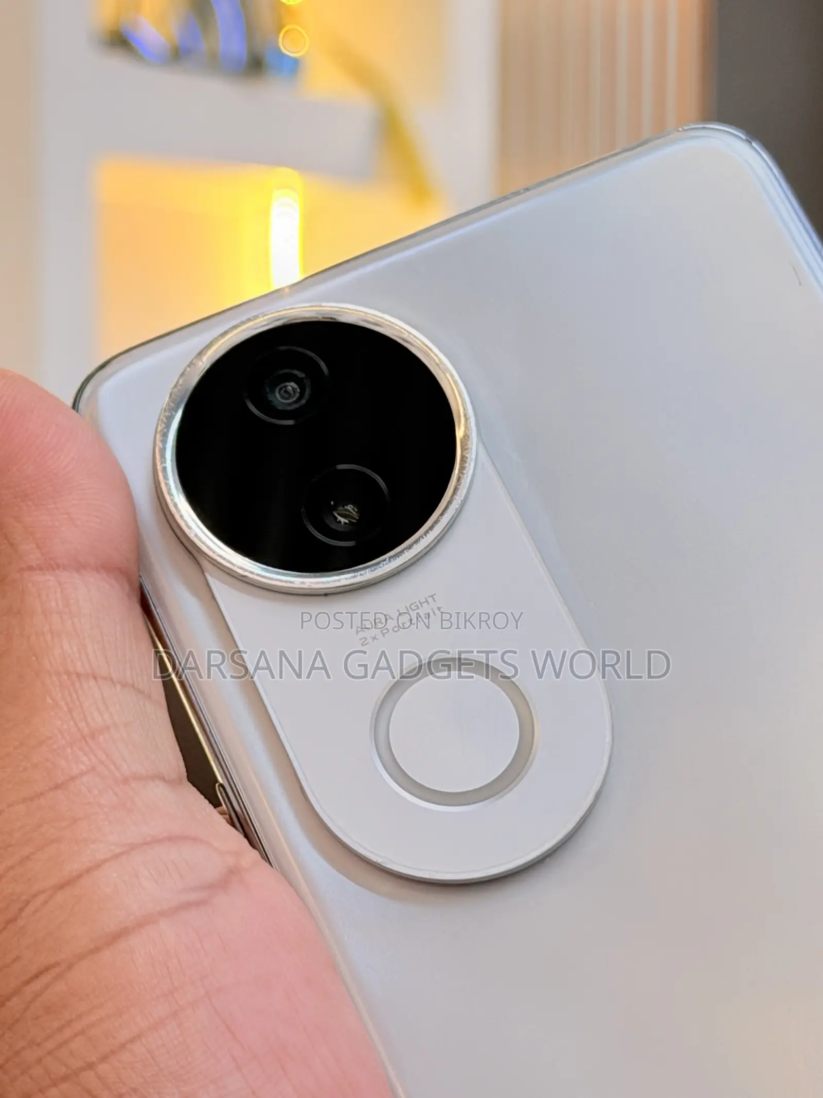 Vivo V50e 128 GB Silver