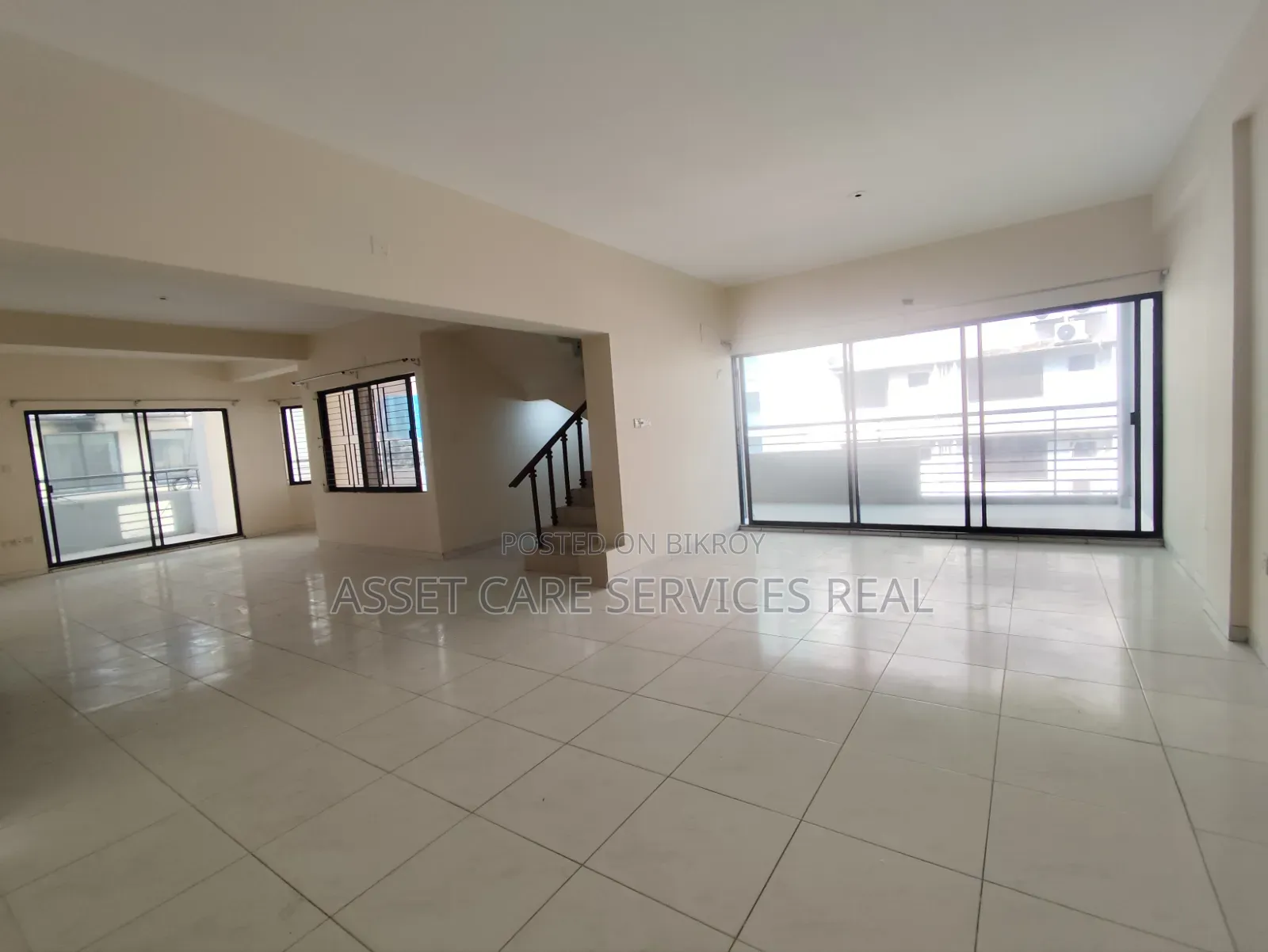 4 Bedroom Duplex in Gulshan for rent