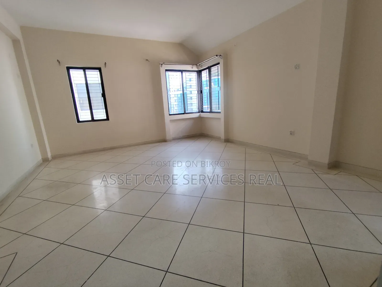 4 Bedroom Duplex in Gulshan for rent
