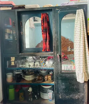 লোহার সুকেশ আলমারি