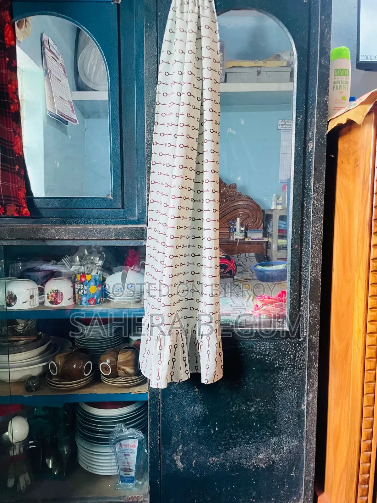 লোহার সুকেশ আলমারি