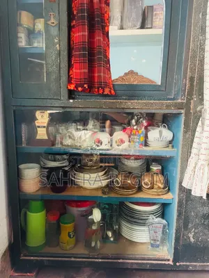 লোহার সুকেশ আলমারি