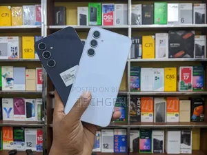 স্যামসাং গ্যালাক্সি এ৩৫ ২৫৬ জিবি হোয়াইট