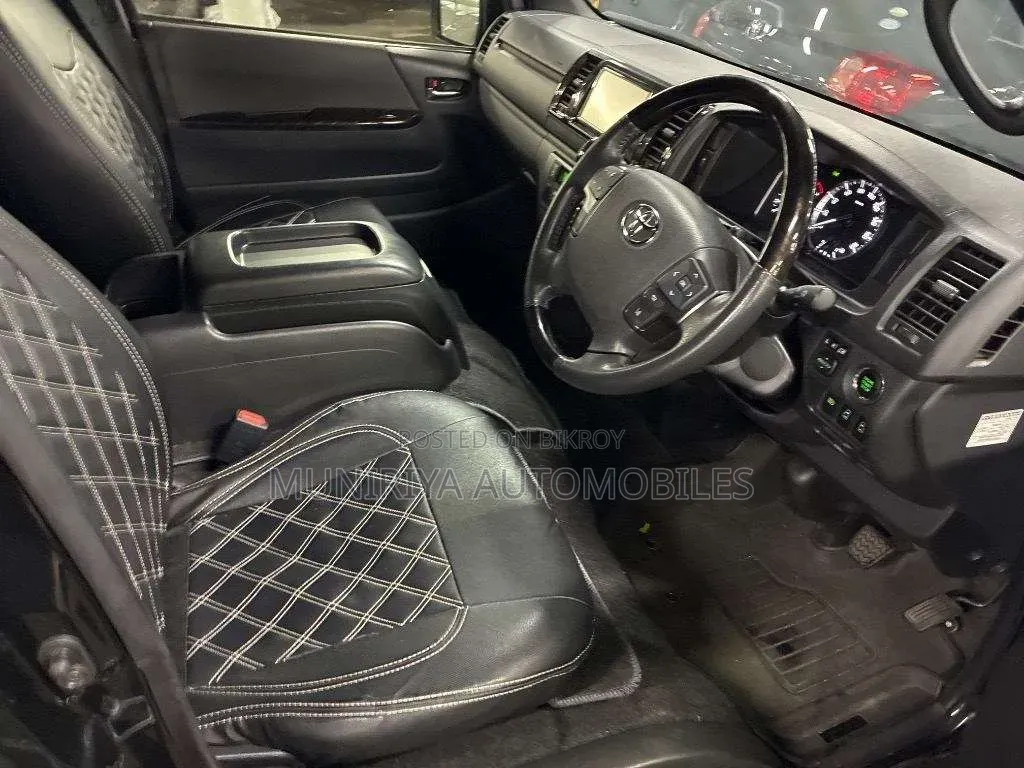Toyota HiAce 2021 Black