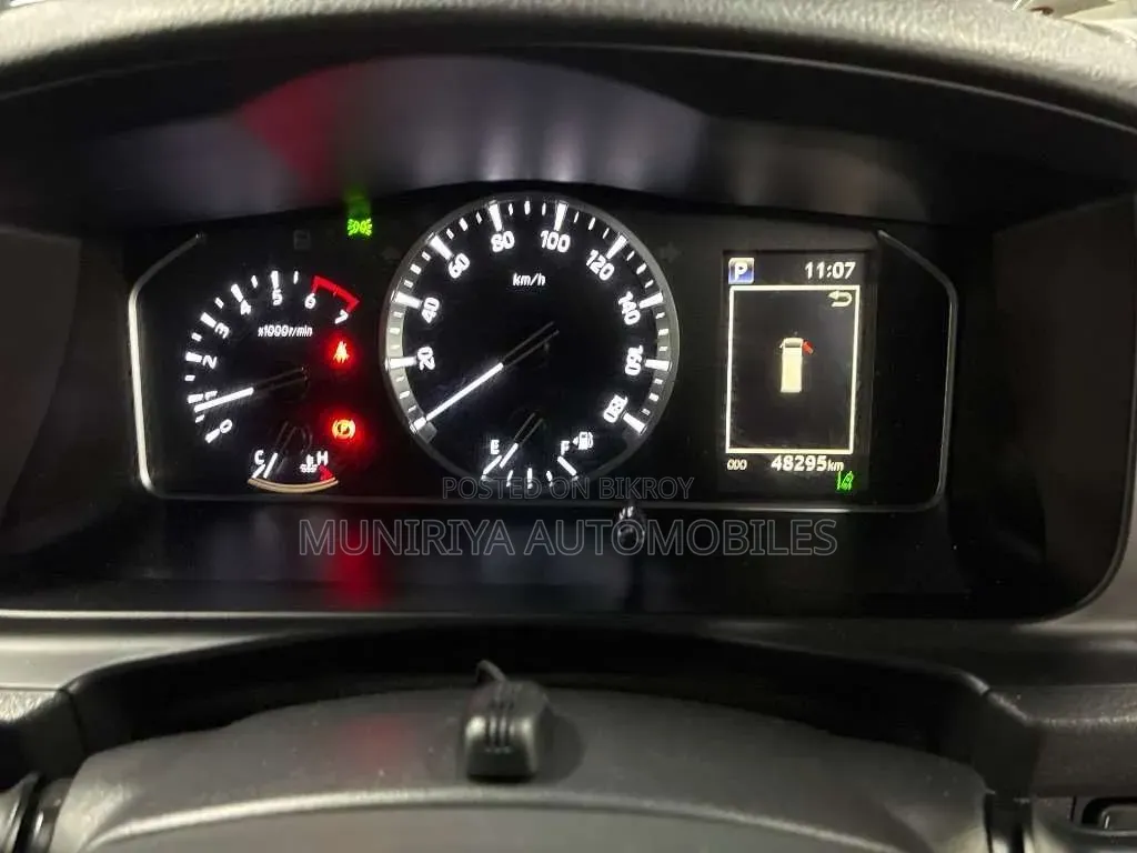 Toyota HiAce 2021 Black