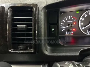 Toyota HiAce 2021 Black