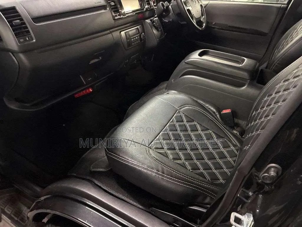 Toyota HiAce 2021 Black
