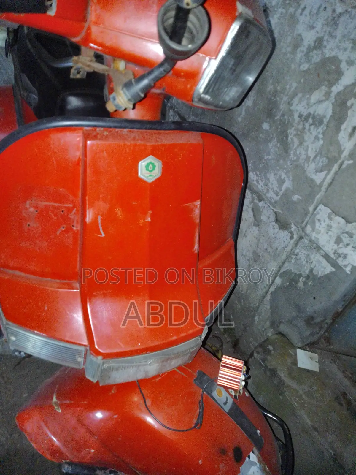 ভেসপা ১৫০ ২০২১ লাল