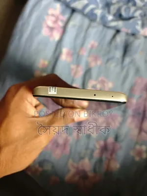আইকিউওও ২৫৬ জিবি কমলা