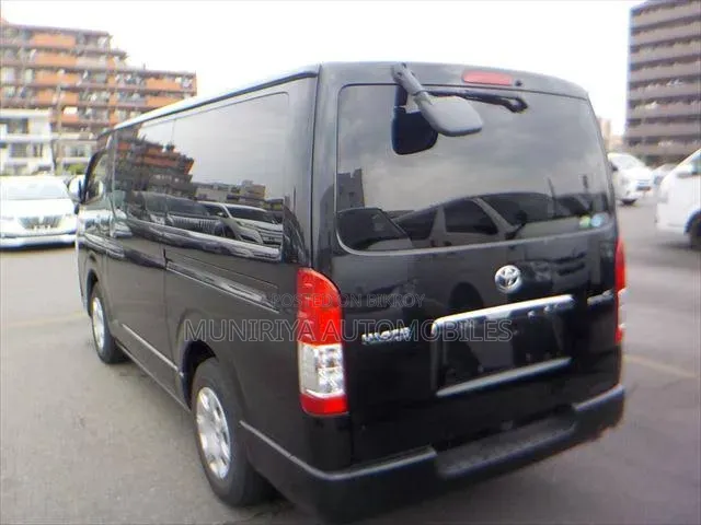 Toyota HiAce 2021 Black