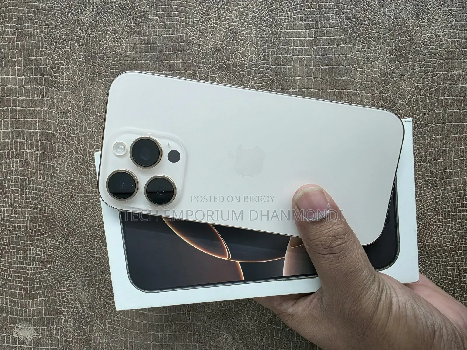 অ্যাপল আইফোন ১৬ প্রো ১২৮ জিবি