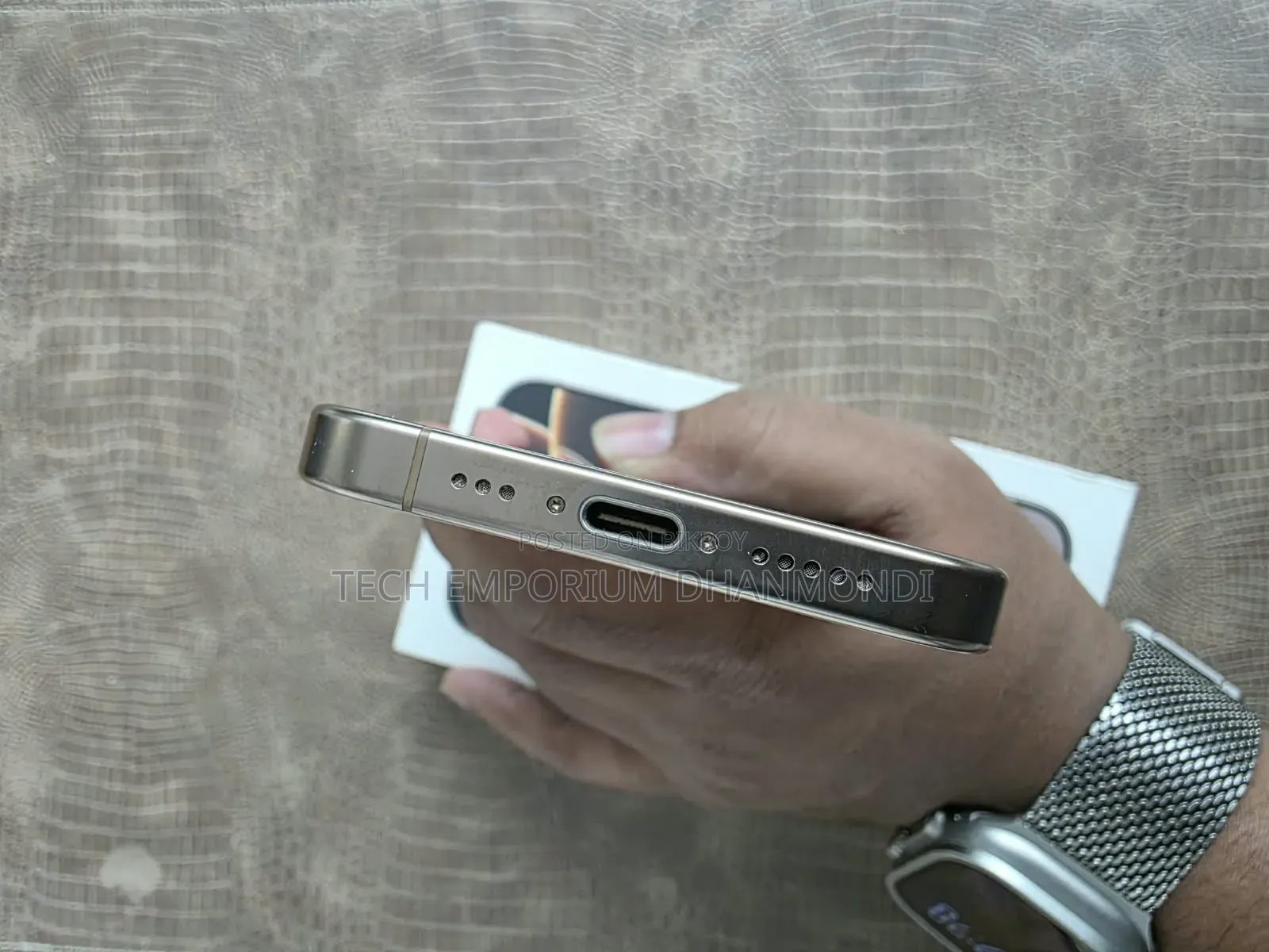 অ্যাপল আইফোন ১৬ প্রো ১২৮ জিবি