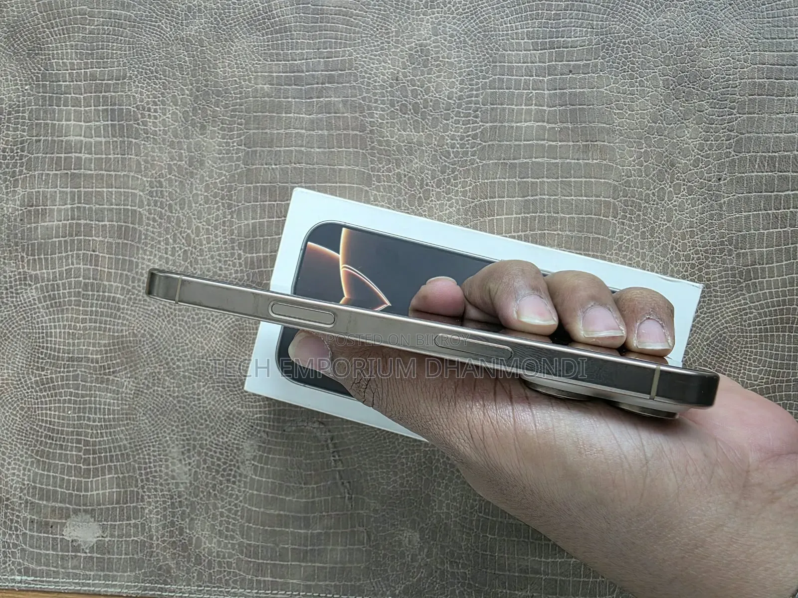অ্যাপল আইফোন ১৬ প্রো ১২৮ জিবি