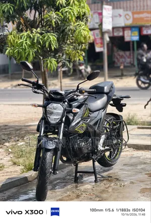 সুজুকি জিক্সার ২০২৪ ব্ল্যাক