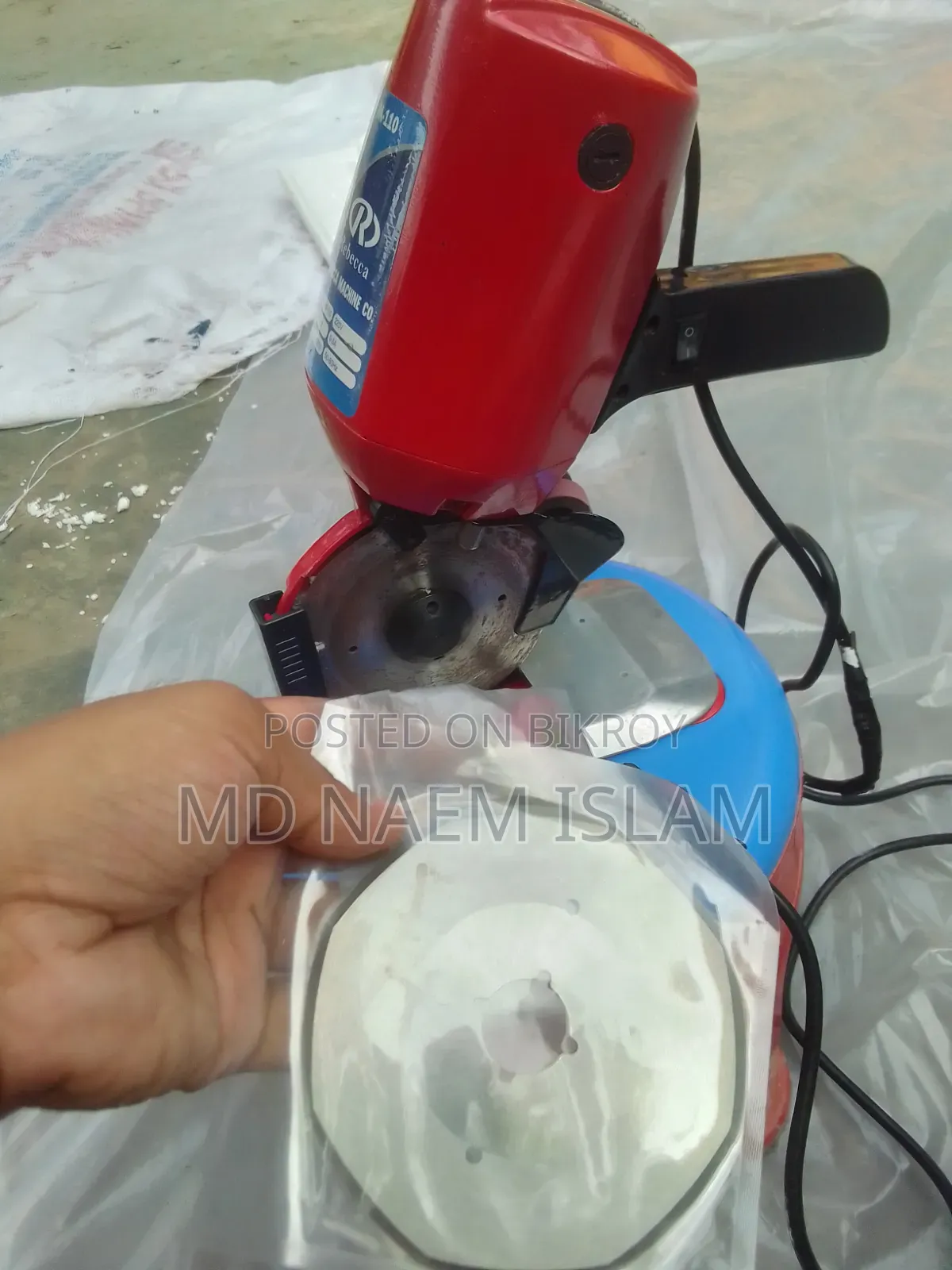 Cloth Cutting Machine