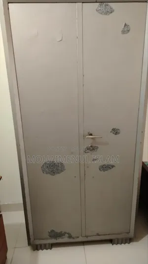 Steel Almari