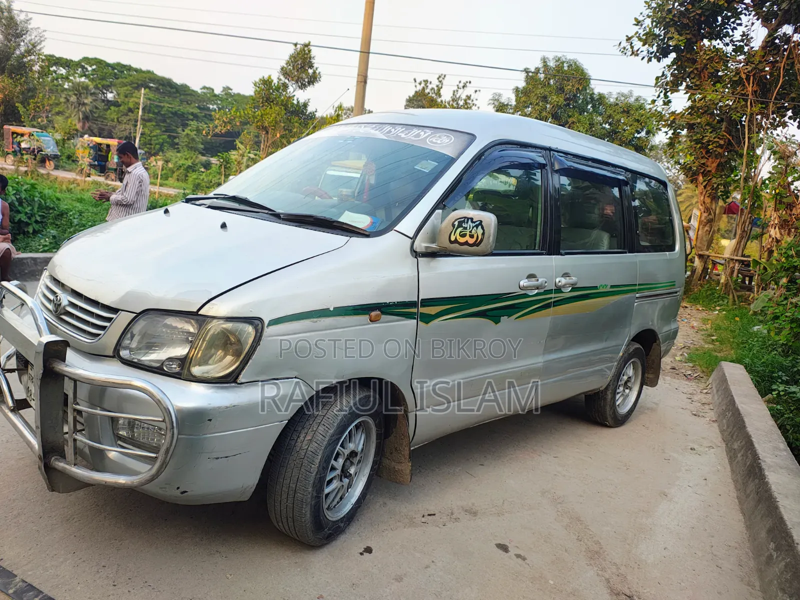 Toyota Noah 2.0 All-Wheel Drive (8 Seater) 2001 Silver