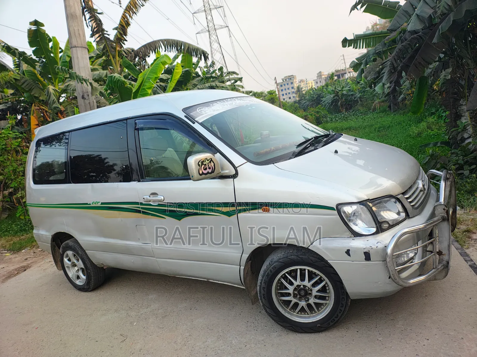 Toyota Noah 2.0 All-Wheel Drive (8 Seater) 2001 Silver