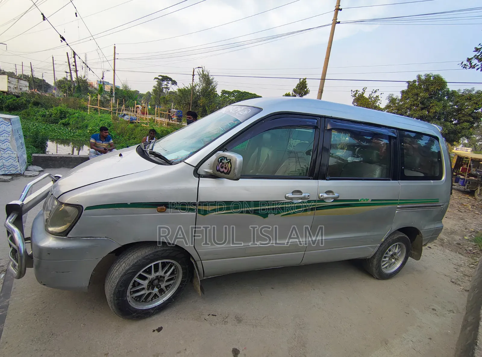 Toyota Noah 2.0 All-Wheel Drive (8 Seater) 2001 Silver