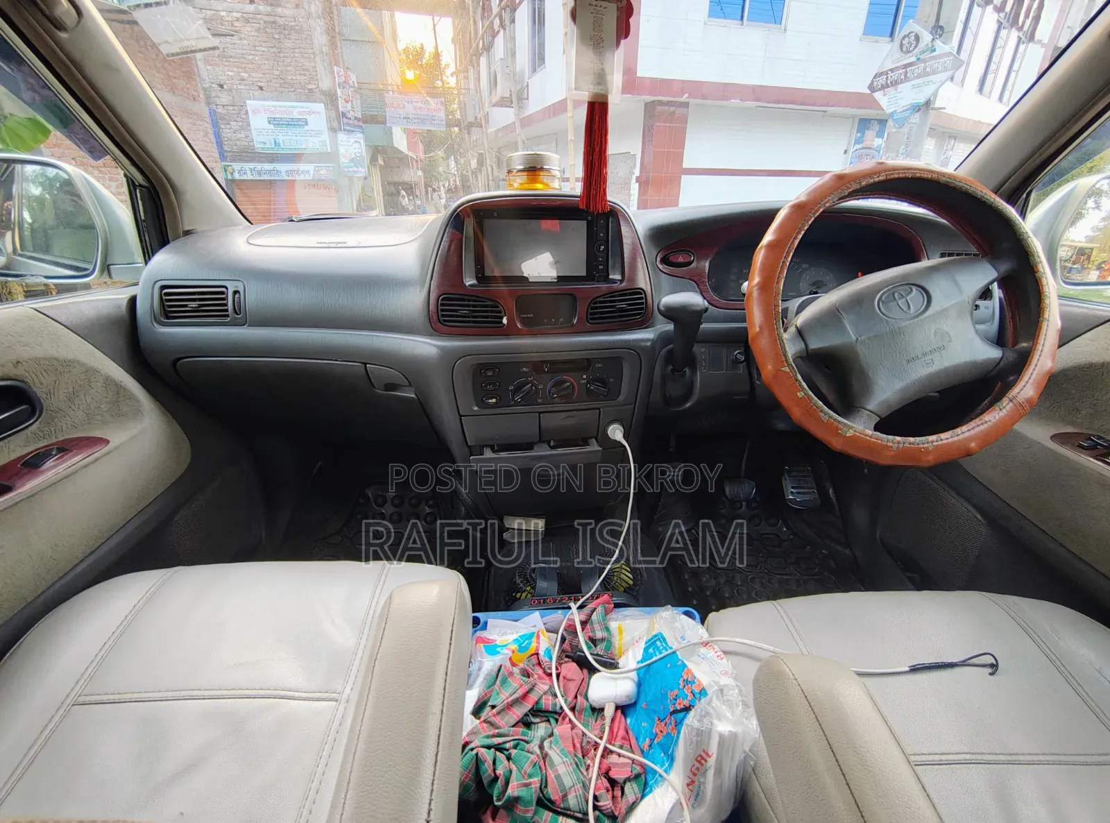 Toyota Noah 2.0 All-Wheel Drive (8 Seater) 2001 Silver