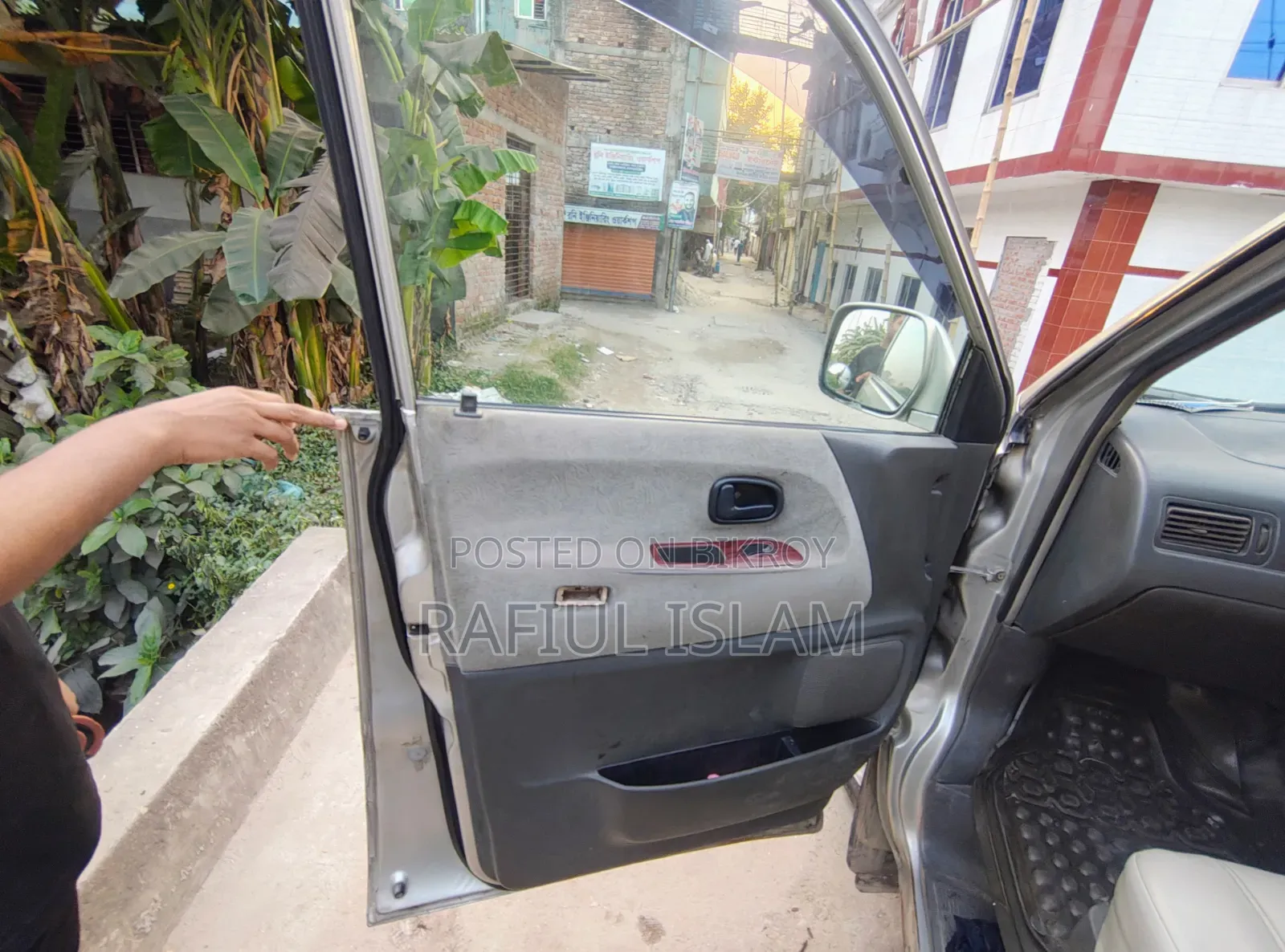 Toyota Noah 2.0 All-Wheel Drive (8 Seater) 2001 Silver