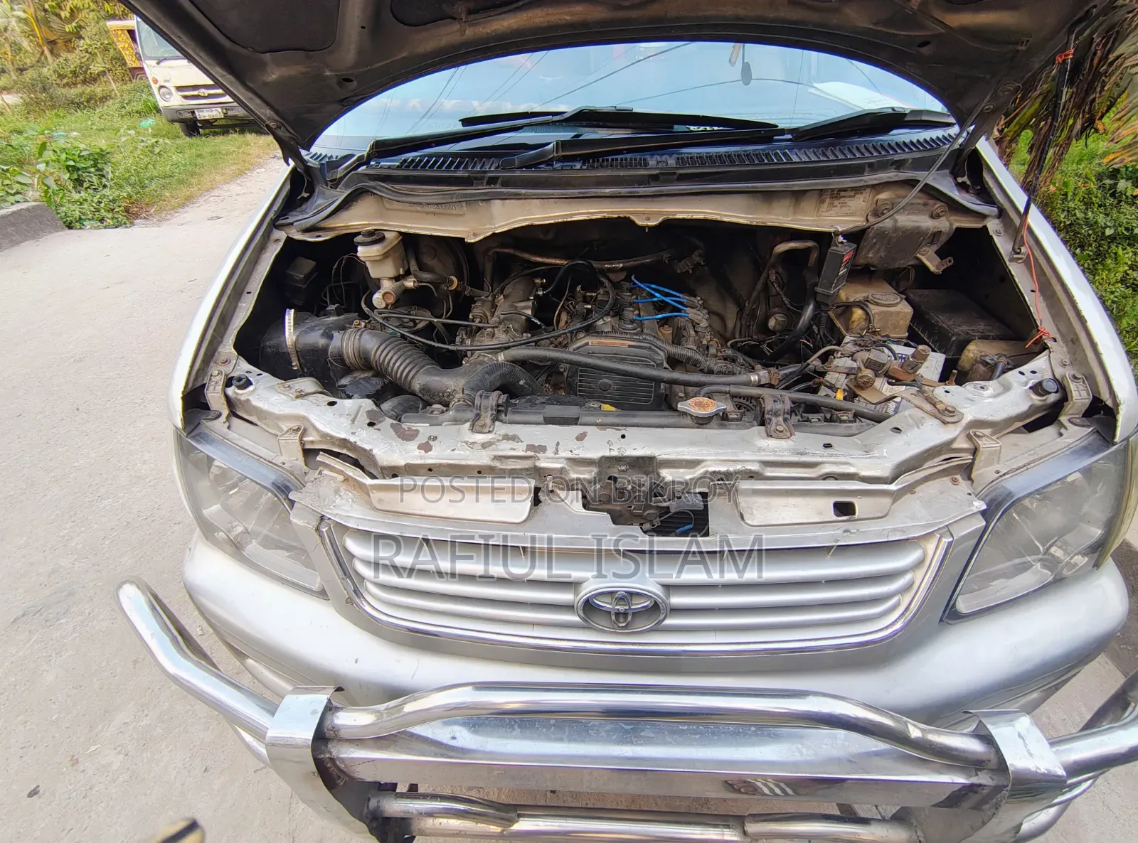 Toyota Noah 2.0 All-Wheel Drive (8 Seater) 2001 Silver