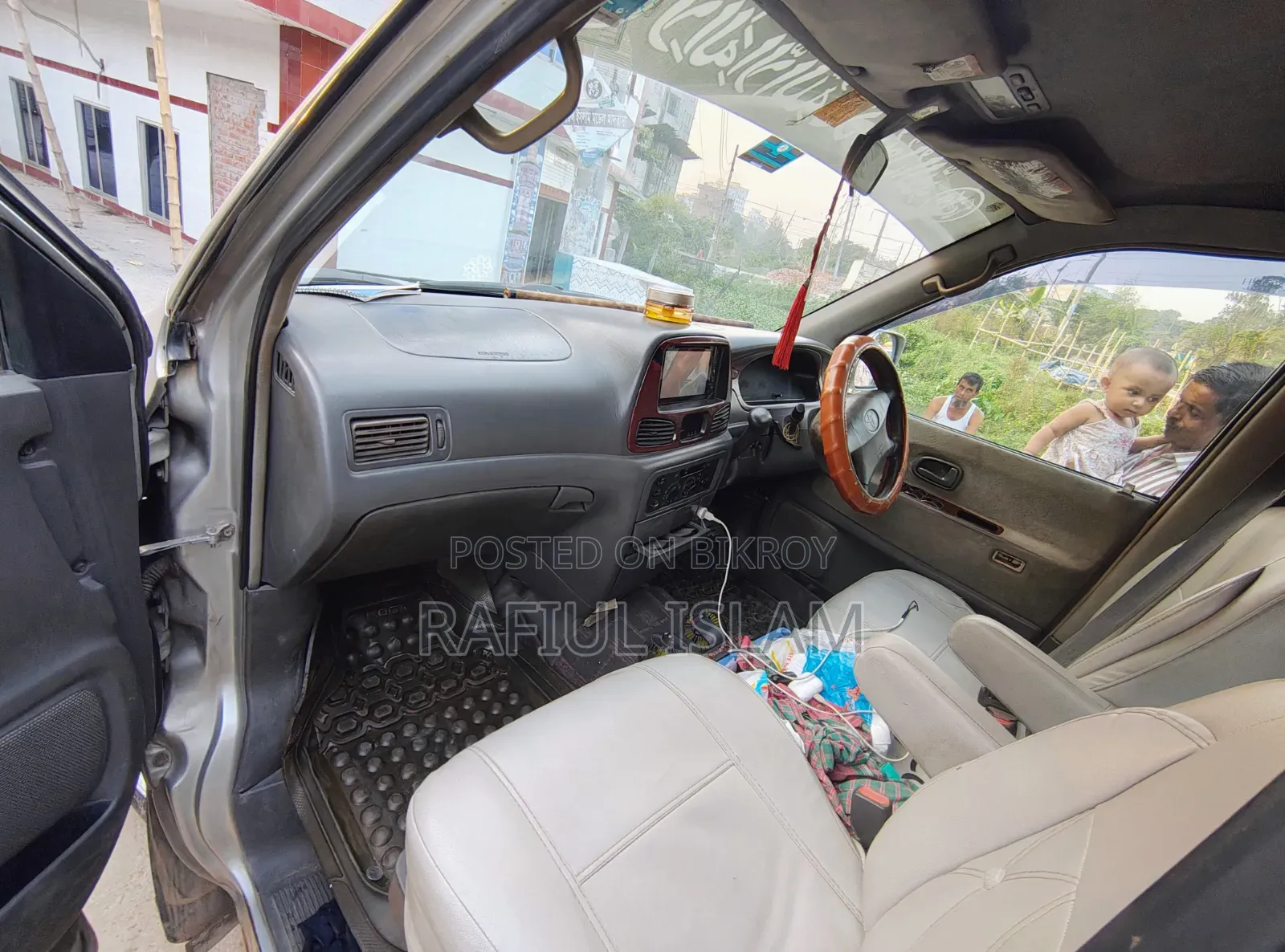 Toyota Noah 2.0 All-Wheel Drive (8 Seater) 2001 Silver