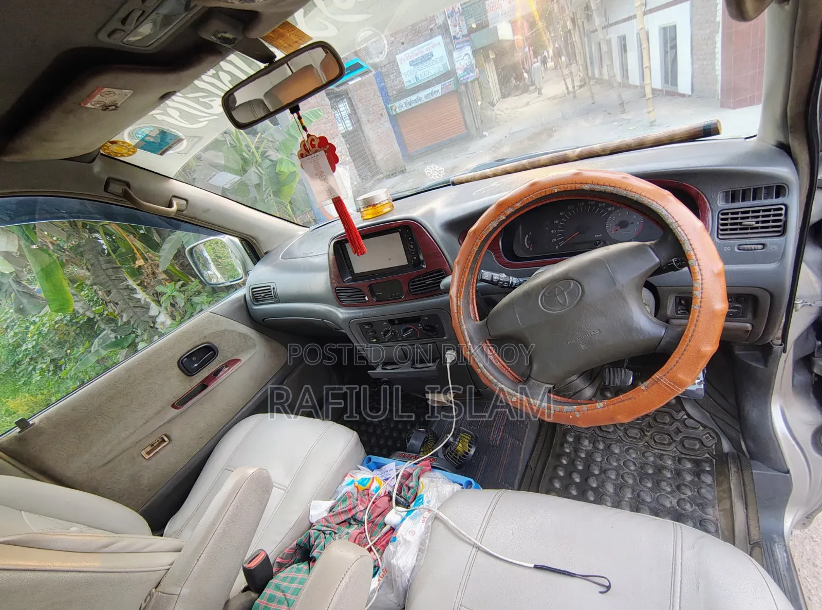 Toyota Noah 2.0 All-Wheel Drive (8 Seater) 2001 Silver