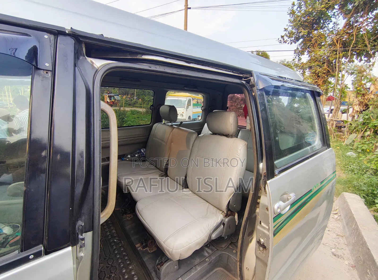 Toyota Noah 2.0 All-Wheel Drive (8 Seater) 2001 Silver