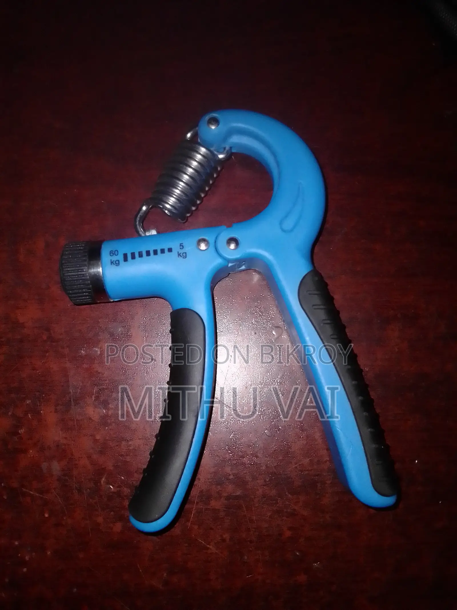 Small hand exercise machine