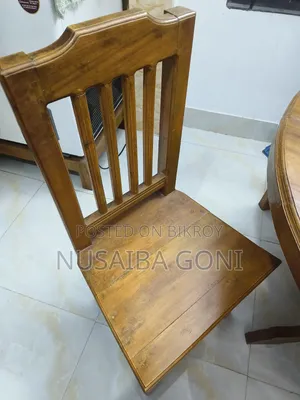 Round table set