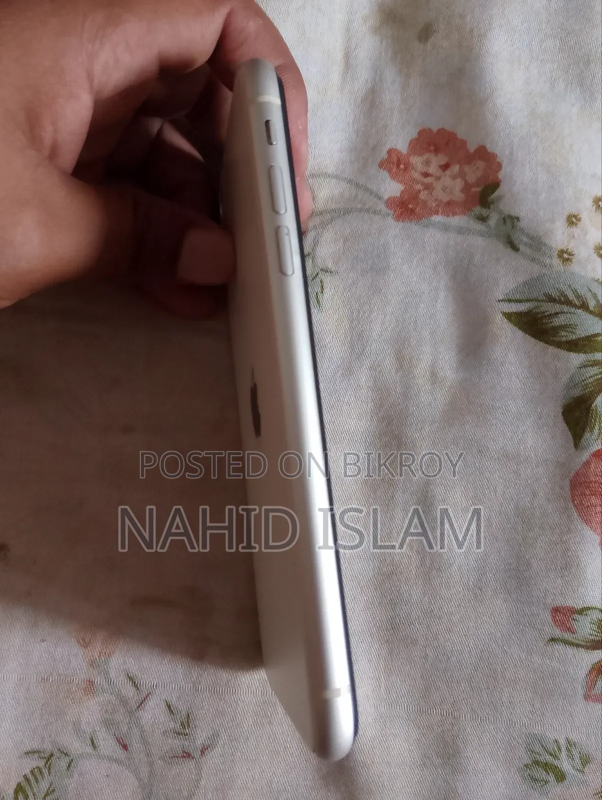 অ্যাপল আইফোন ১১ ৬৪ জিবি সাদা