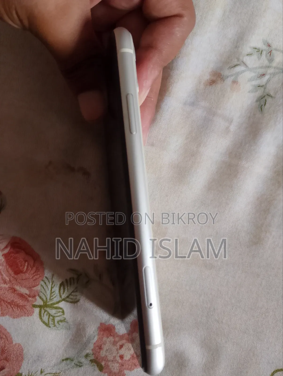 অ্যাপল আইফোন ১১ ৬৪ জিবি সাদা