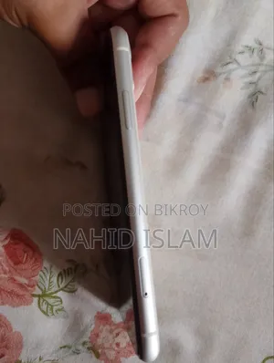 অ্যাপল আইফোন ১১ ৬৪ জিবি সাদা