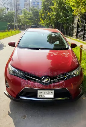 টয়োটা অ্যারিস ২০১৩ লাল