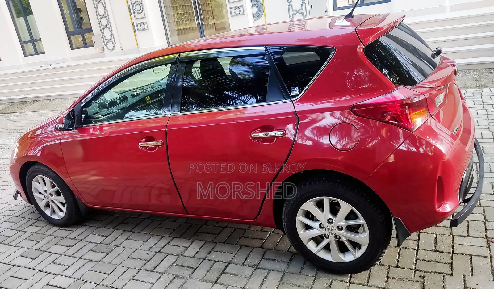 Toyota Auris 2013 Red