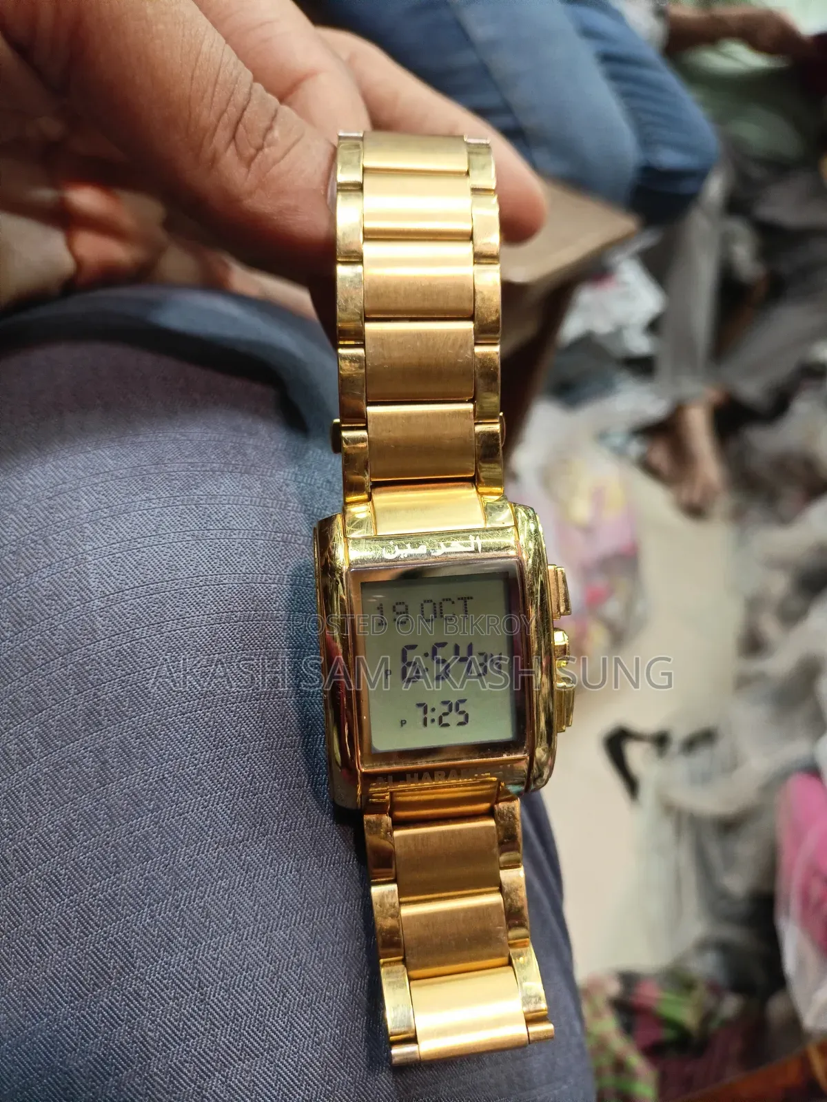 বিদেশ থেকে আনা ঘড়ি