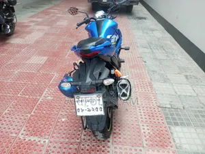 সুজুকি জিক্সার ২০২১ ব্লু