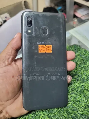 Samsung Galaxy A20 32 GB Black