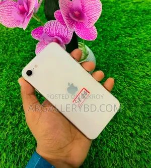 অ্যাপল আইফোন এসই (২০২২) ৬৪ জিবি