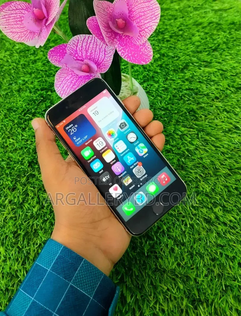 অ্যাপল আইফোন এসই (২০২২) ৬৪ জিবি