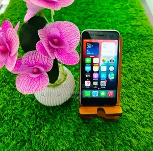 অ্যাপল আইফোন এসই (২০২২) ৬৪ জিবি