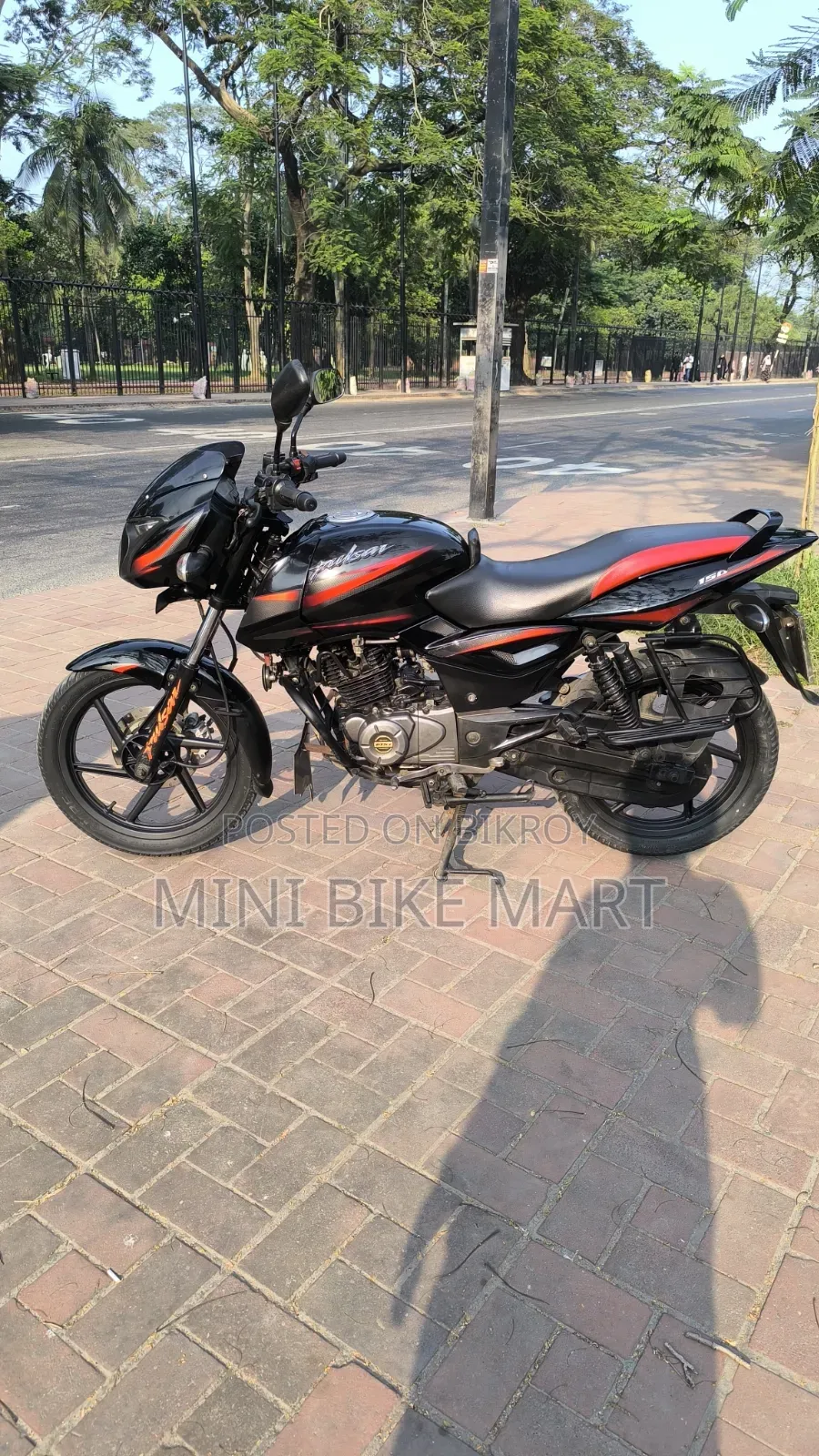 বাজাজ পালসার ১৫০ ২০১৮ ব্ল্যাক