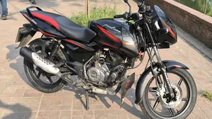 বাজাজ পালসার ১৫০ ২০১৮ ব্ল্যাক