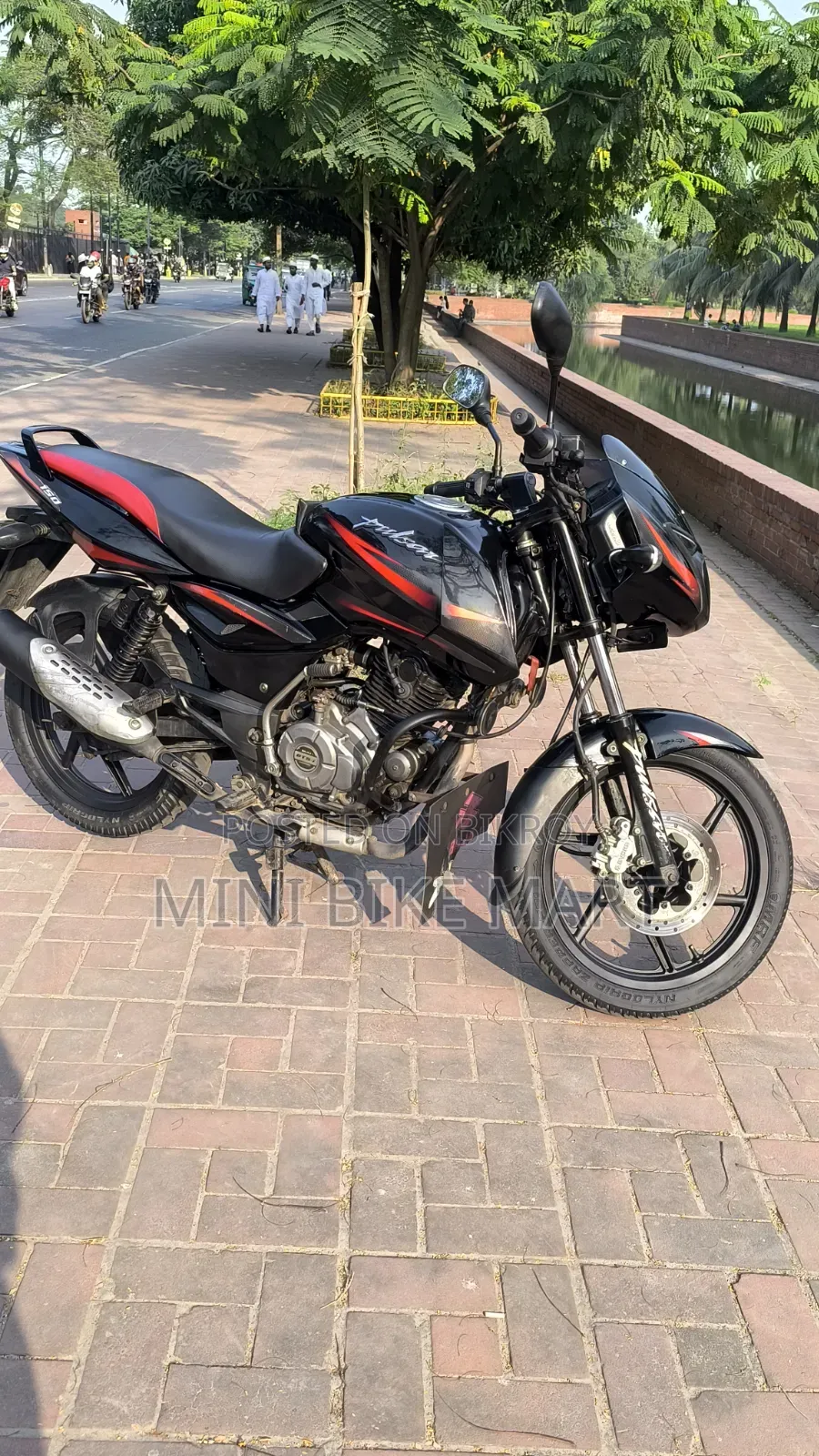 বাজাজ পালসার ১৫০ ২০১৮ ব্ল্যাক